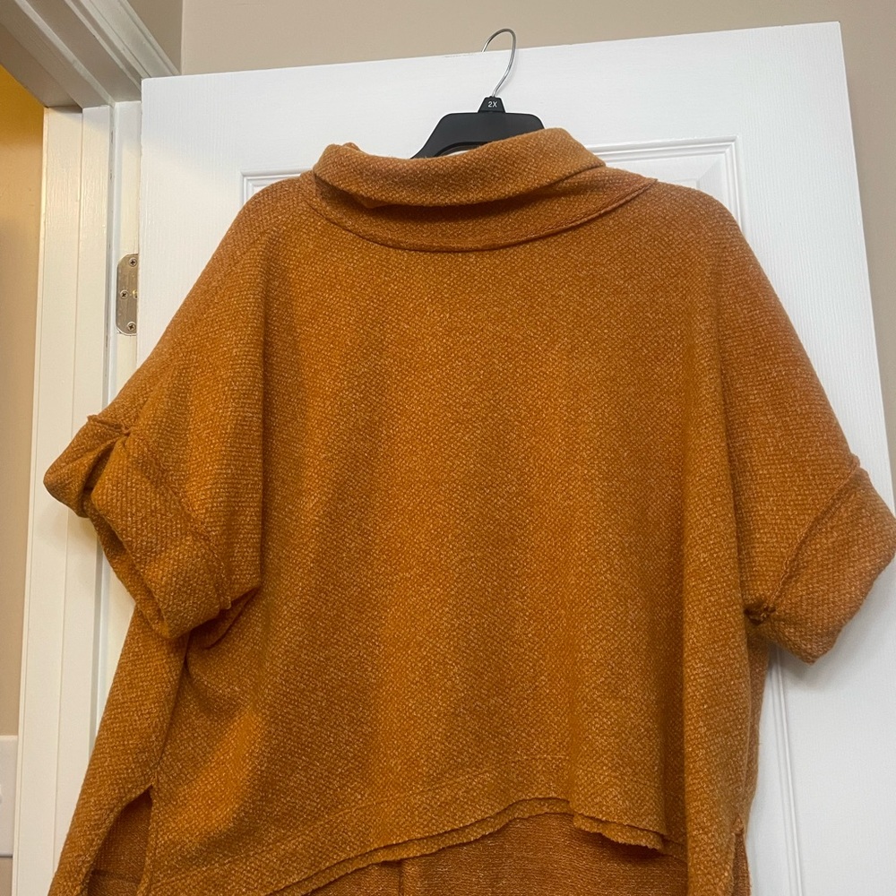 Ces Femme cowl neck